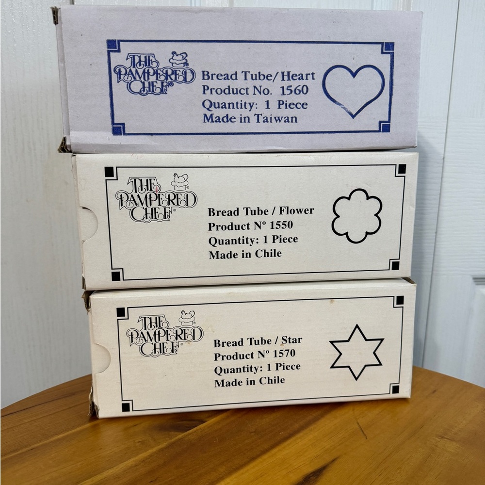 The Pampered Chef vintage three bread‎ tubes